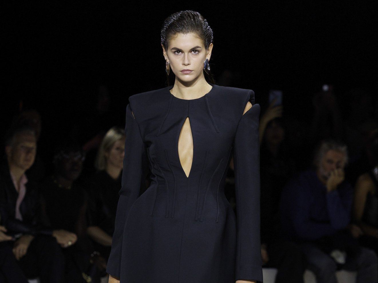 Kaia Gerber: To επόμενο celebrity girl που επιβεβαιώνει ότι αυτό το hairstyle είναι hot