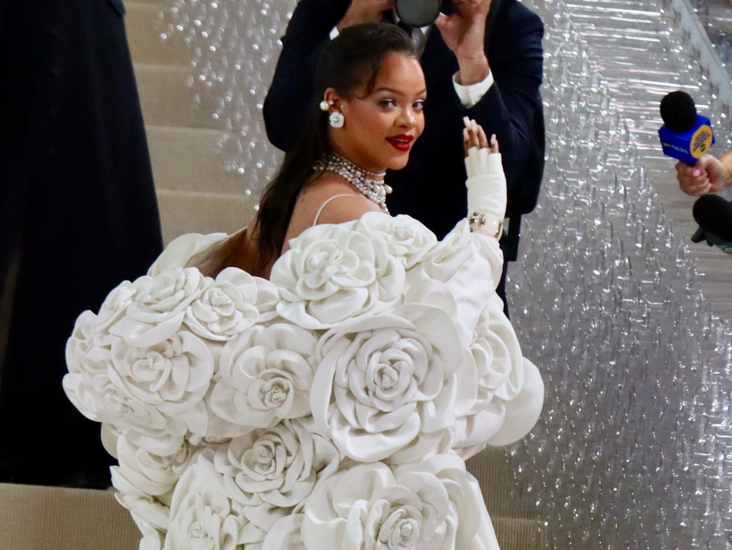 Rihanna: Ανανέωσε ξανά το hair-look της