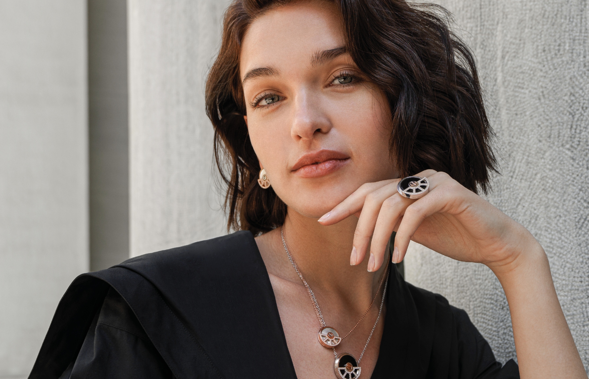 H ολοκαίνουρια, πρωτότυπη συλλογή “E MOTION” του οίκου Υψηλής Κοσμηματοποιίας Kassis αναδεικνύει την πολύπλευρη θηλυκότητα της πολυάσχολης γυναίκας