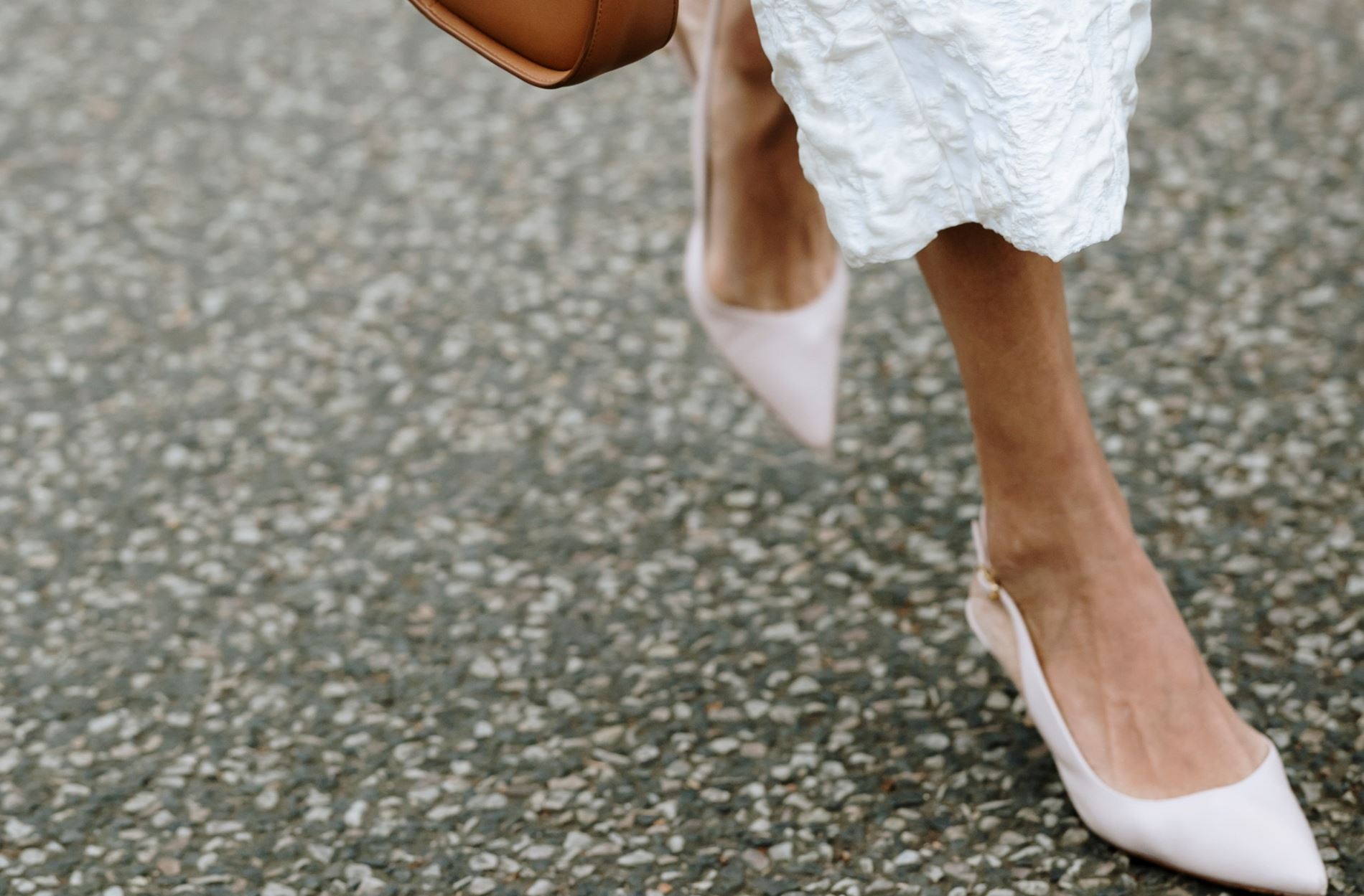 Αυτά είναι τα πιο κομψά slingback που θα δεις σήμερα και κοστίζουν μόνο 50 ευρώ