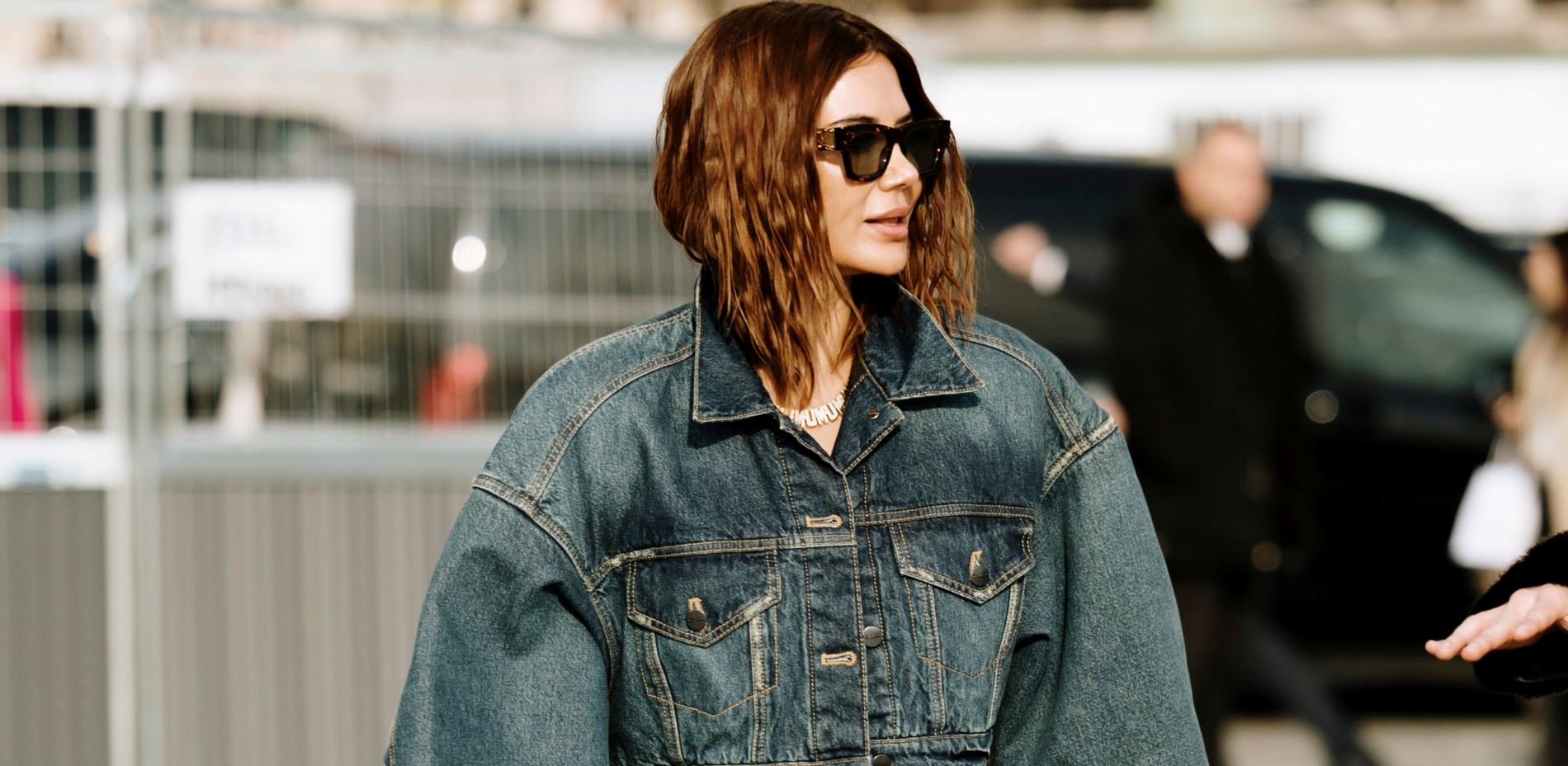 Top 5: Αυτά είναι τα επικρατέστερα trends στα τζιν για την άνοιξη