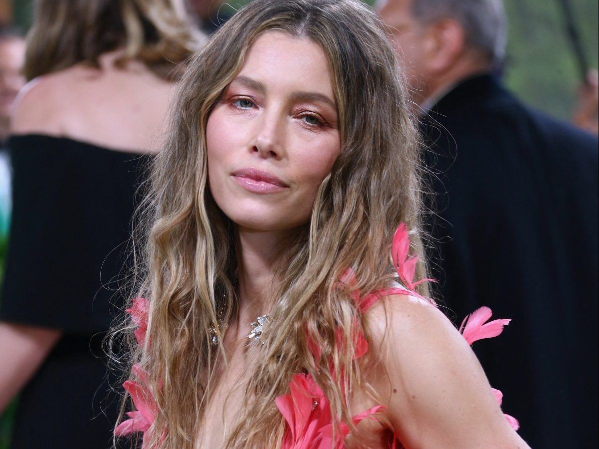 To νέο κούρεμα της Jessica Biel ανανέωσε ολοκληρωτικά το look της