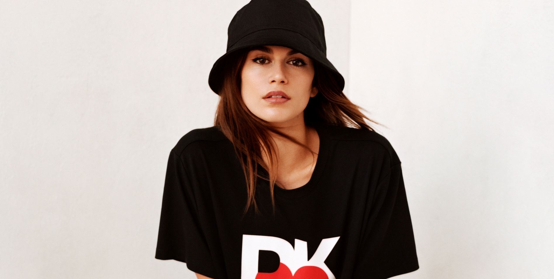 "Heart of NY Capsule": Η νέα συλλογή της DKNY είναι μία ωδή στη φρέσκια ενέργεια της πόλης που δεν κοιμάται ποτέ