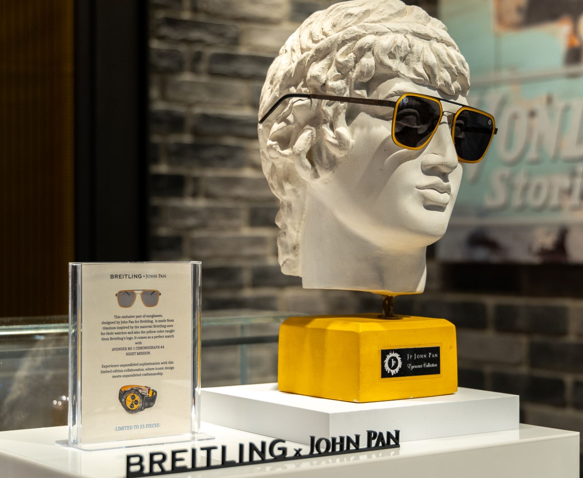 Η Breitling παρουσιάζει τον Έλληνα σχεδιαστή γυαλιών ηλίου, John Pan με ένα ξεχωριστό event