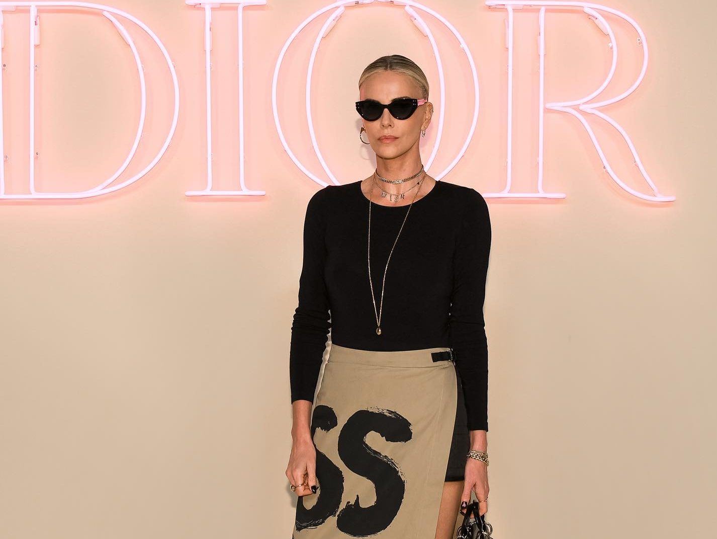 H Charlize Theron είναι το απόλυτο "Dior Icon"
