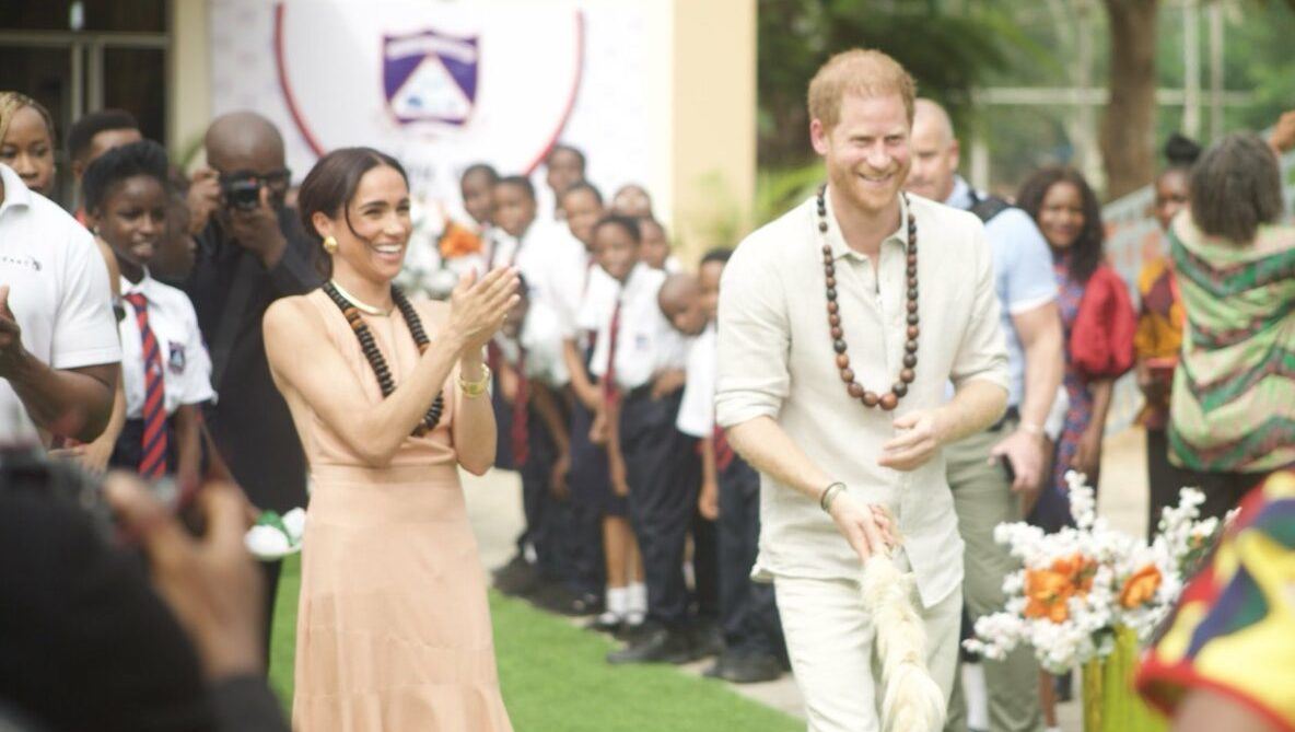 Meghan Markle: Τα πρόσφατα looks της στη Νιγηρία ήταν όλο το style inspo που χρειαζόμαστε για το καλοκαίρι