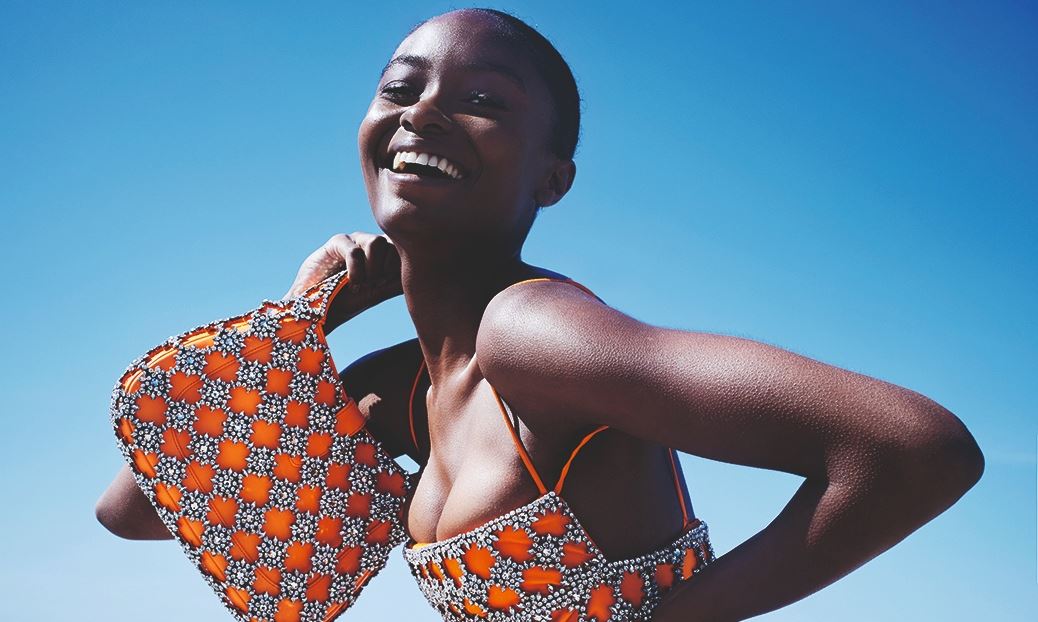 Under the sun: Τα outfits που θέλουμε να αντιγράψουμε στις καλοκαιρινές μας διακοπές