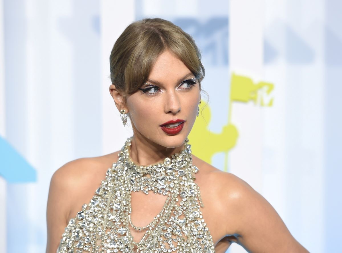 Taylor Swift: Το αγαπημένο της κραγιόν είναι sold out ως και το 2025
