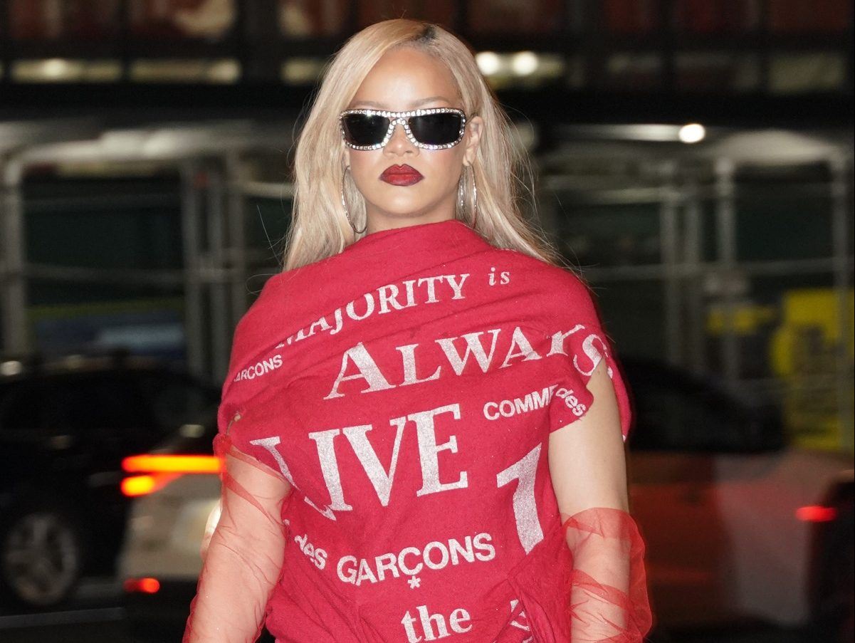 H Rihanna λανσάρει τα πρώτα “Fenty” προϊόντα για την περιποίηση των μαλλιών