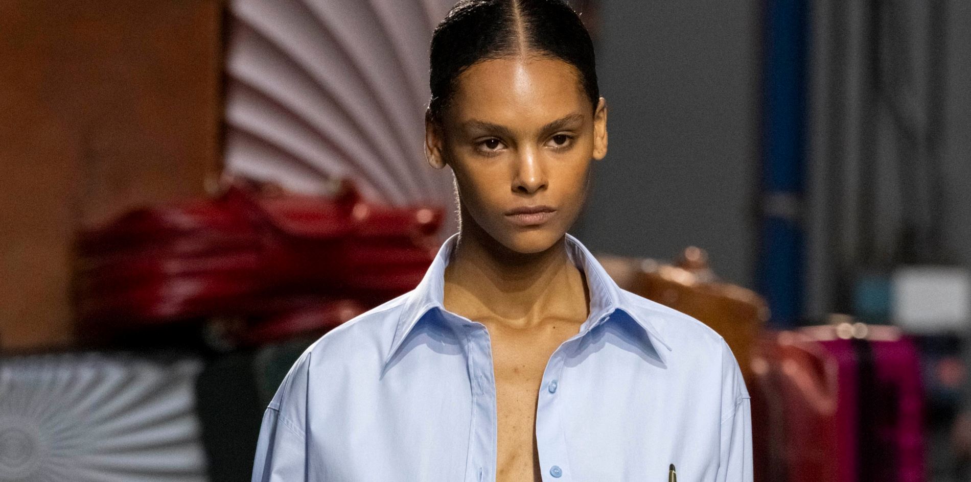 "Lost and Found": Η νέα συλλογή της Moschino εστιάζει στην ελευθερία της έκφρασης μέσα από τα ρούχα