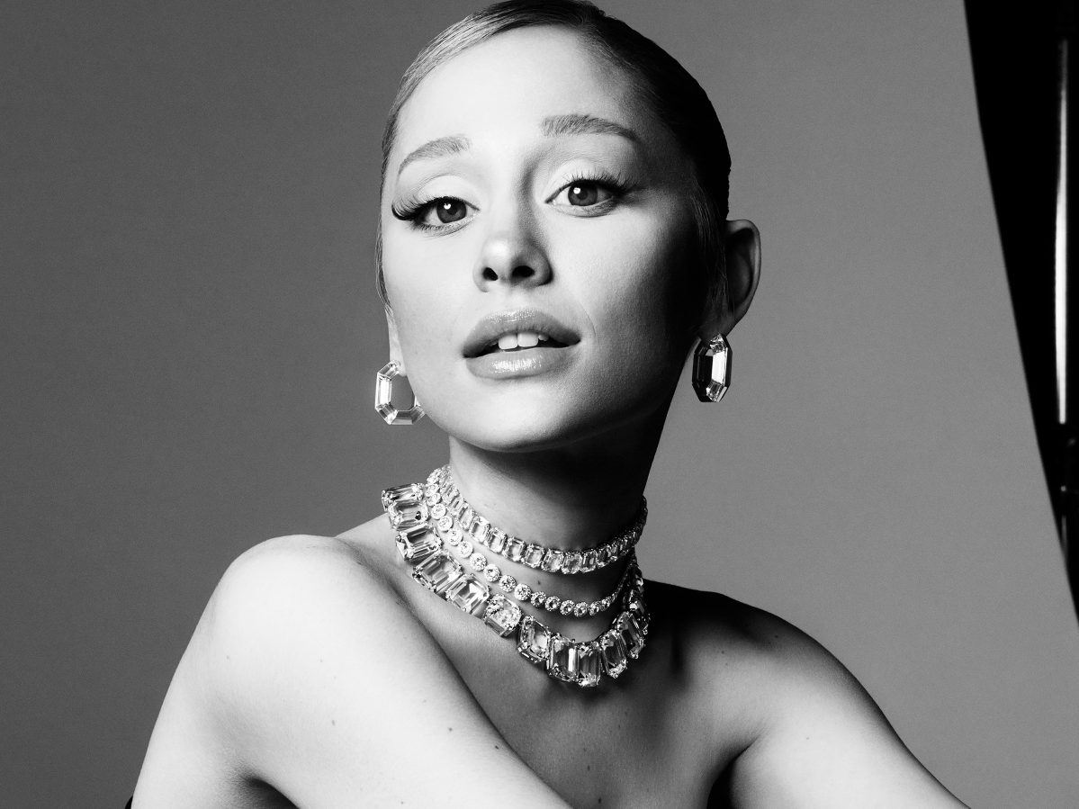 H Ariana Grande γίνεται η νέα μούσα της Swarovski