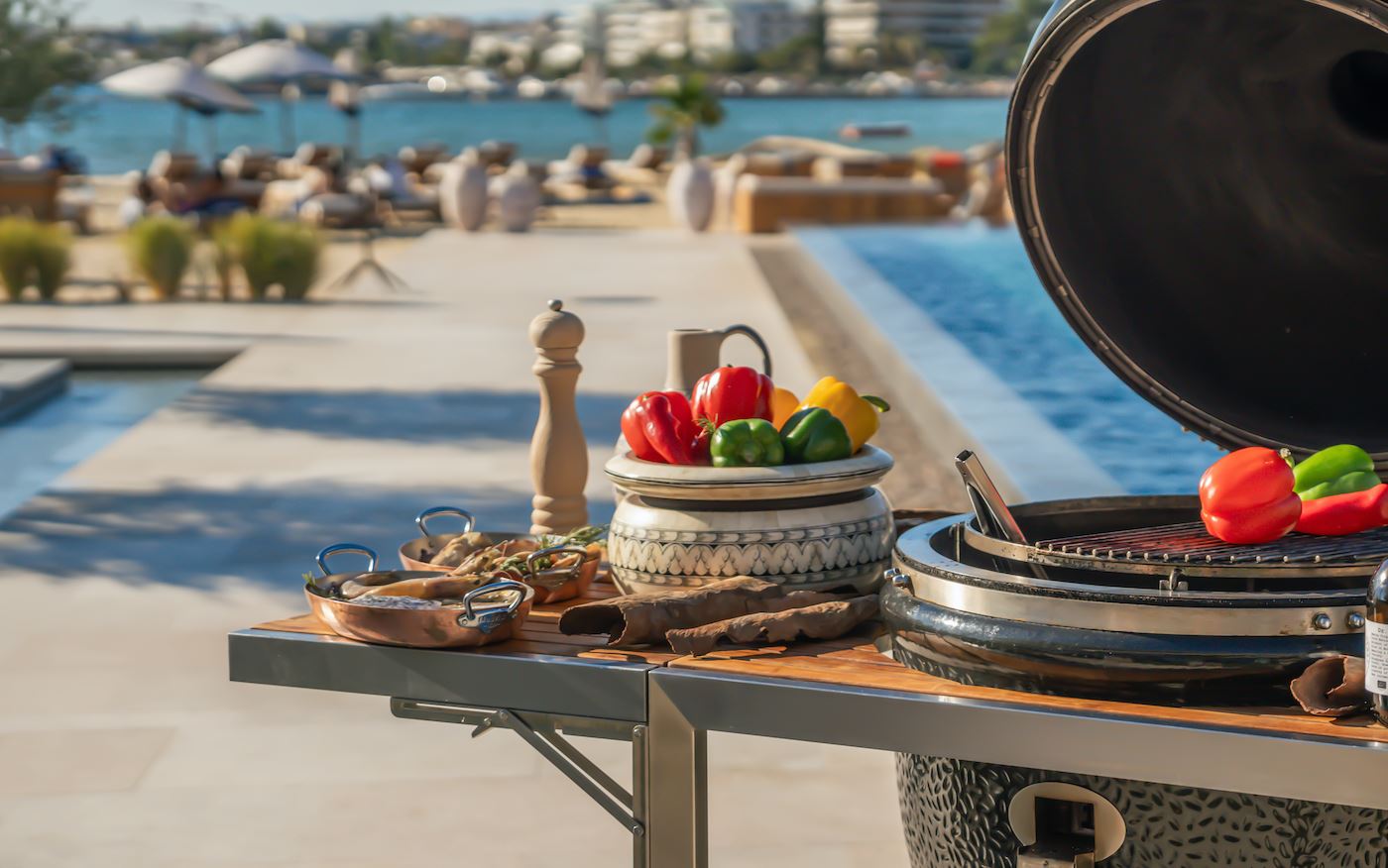 ORA για BBQ: Μια ξεχωριστή εμπειρία μπάρμπεκιου δίπλα στο κύμα