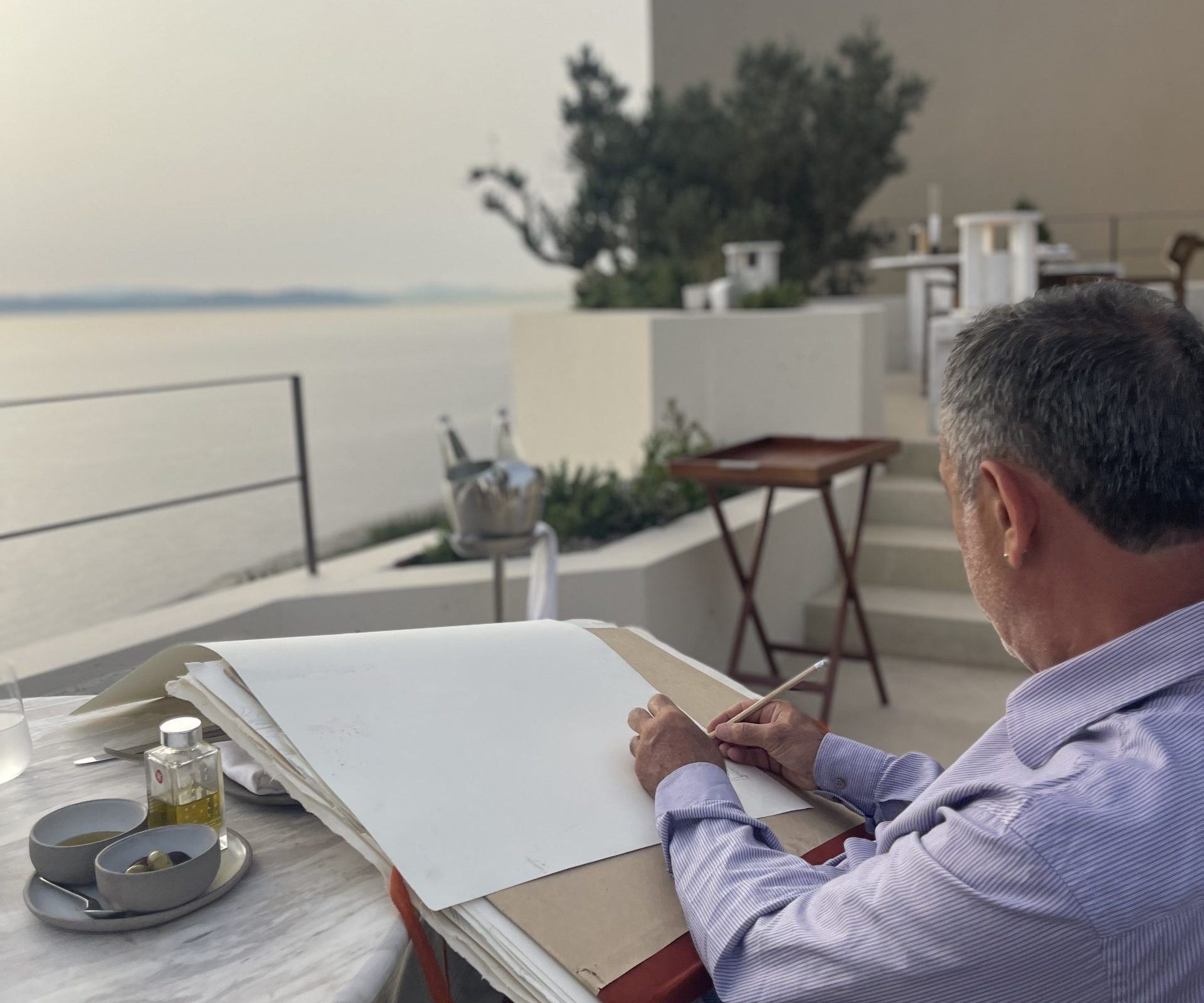 Αυτή η έκθεση ζωγραφικής μας κάνει να ονειροπολούμε