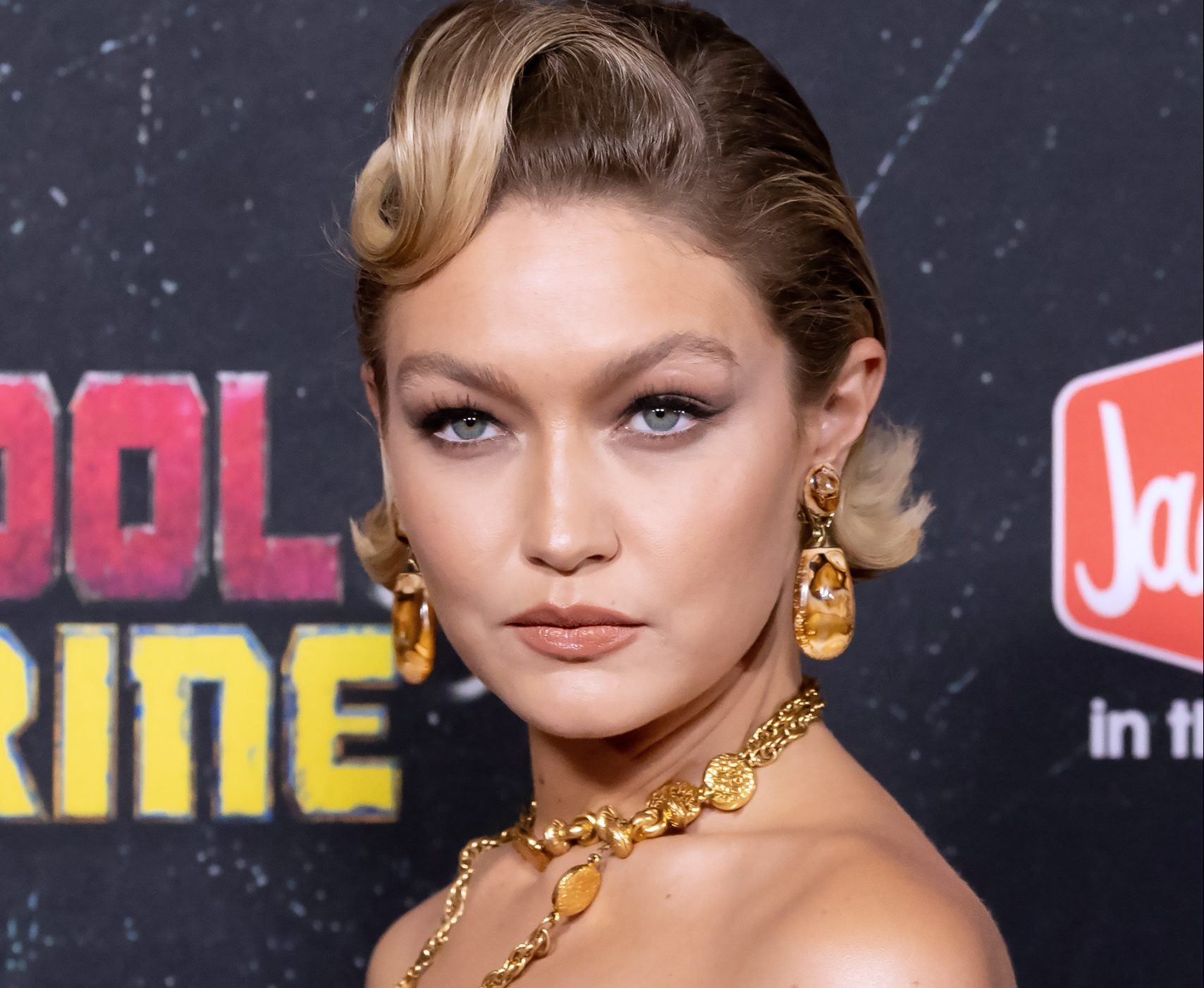 Η Gigi Hadid υιοθέτησε από τώρα με τον πιο stylish τρόπο το nail trend που θα βλέπουμε παντού το φθινόπωρο