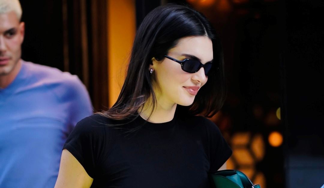 Η Kendall Jenner φόρεσε το outfit -"στολή" που πρέπει να αντιγράψεις στις διακοπές σου