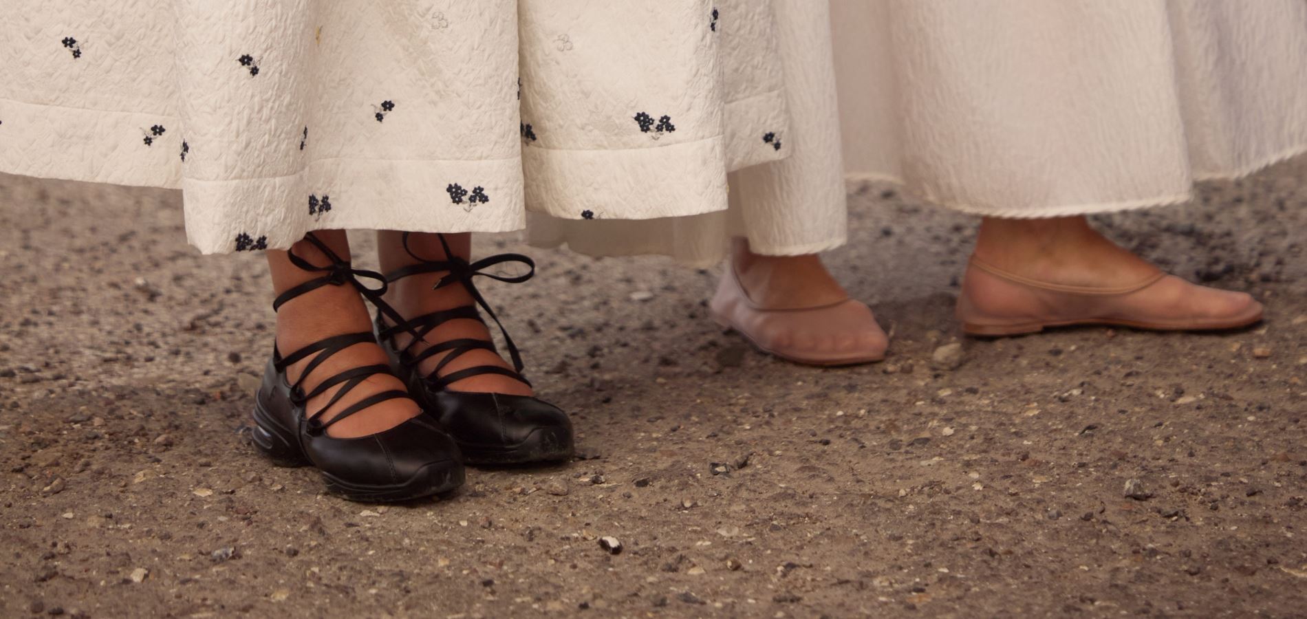 Attention shoe lovers: 8 μπαλαρίνες για να υποδεχθείς το φθινόπωρο με ασυναγώνιστο στιλ