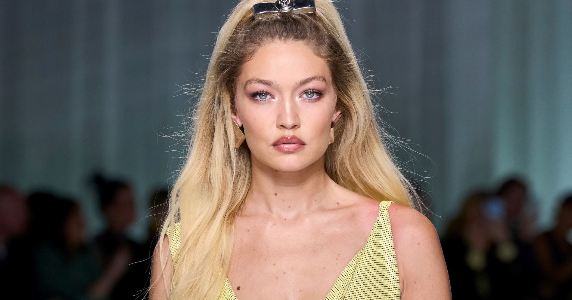 Blonzing: Πώς θα επιτύχεις το νέο viral trend στο μακιγιάζ
