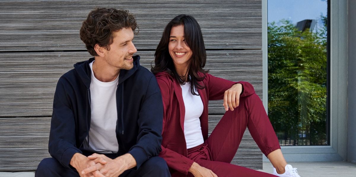 "Back in town": Σε αυτή τη συλλογή βρήκαμε τα outfits που θα συνοδεύσουν τις πιο χαλαρές ώρες της μέρας μας
