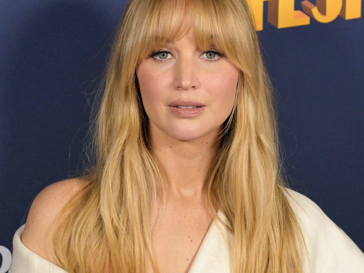 Jennifer Lawrence: Έκανε το απόλυτο nude μακιγιάζ και ξέρουμε ακριβώς τα προϊόντα που χρησιμοποίησε