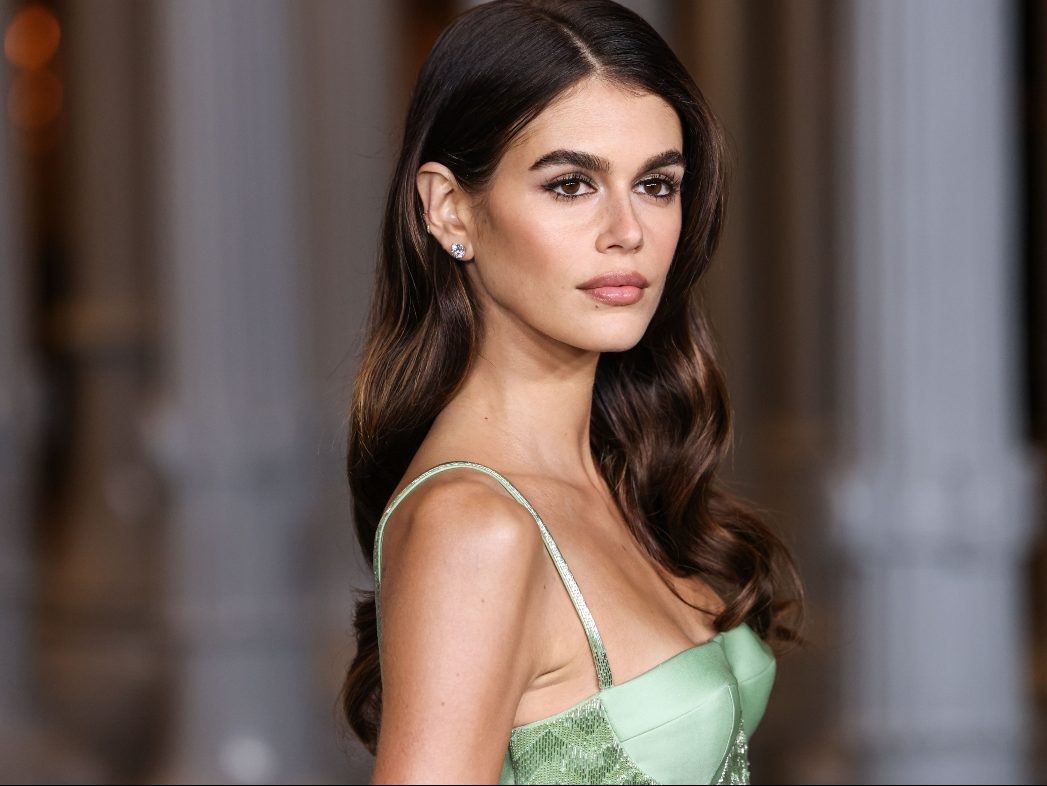 H Kaia Gerber επέλεξε το μανικιούρ που κάνει κάθε εμφάνιση να δείχνει "ακριβή"