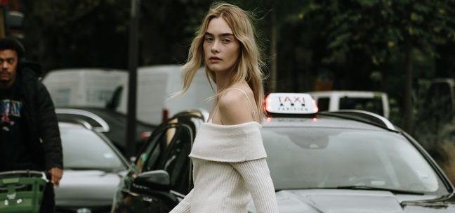 Το κασμιρένιο πουλόβερ από Massimo Dutti που θα θες να φοράς κάθε μέρα