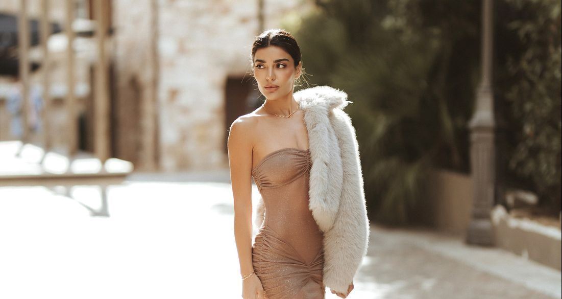 Θα φορούσες το διάφανο φόρεμα; Αυτά τα 4 naked dresses που ανακαλύψαμε θα σε πείσουν να το τολμήσεις