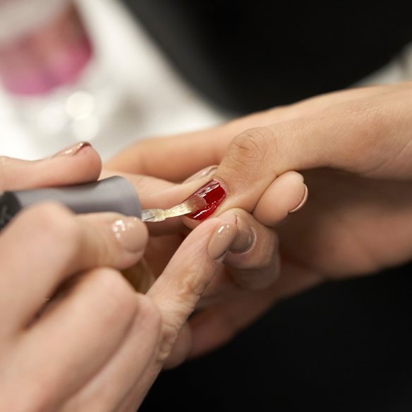 Αυτό είναι το μυστικό για να δείχνει το μανικιούρ σου πάντα άψογο