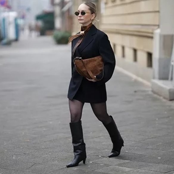 Η δερμάτινη τσάντα από τη Zara που χωράει όσα χρειάζεσαι μαζί σου