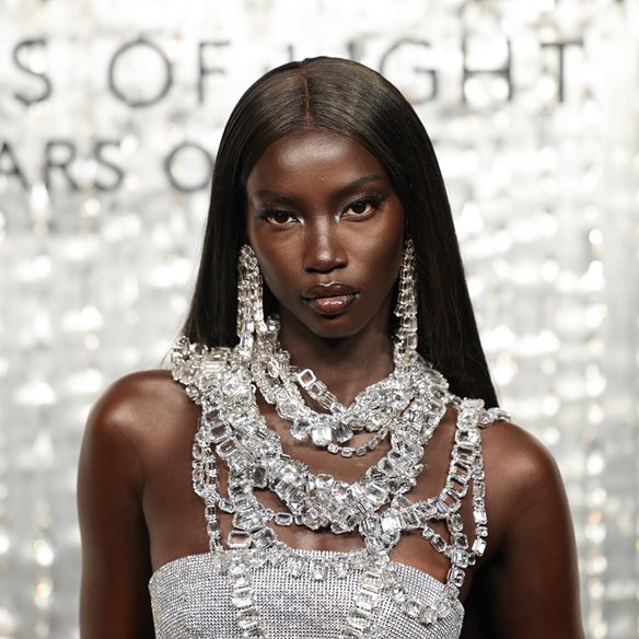 Anok Yai: Όσα πρέπει να γνωρίζεις για το μοντέλο της χρονιάς