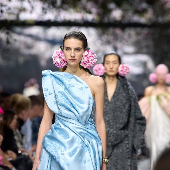 Dior Haute Couture SS26: Ένα μπουκέτο φρεσκάδας από τον Jonathan Anderson