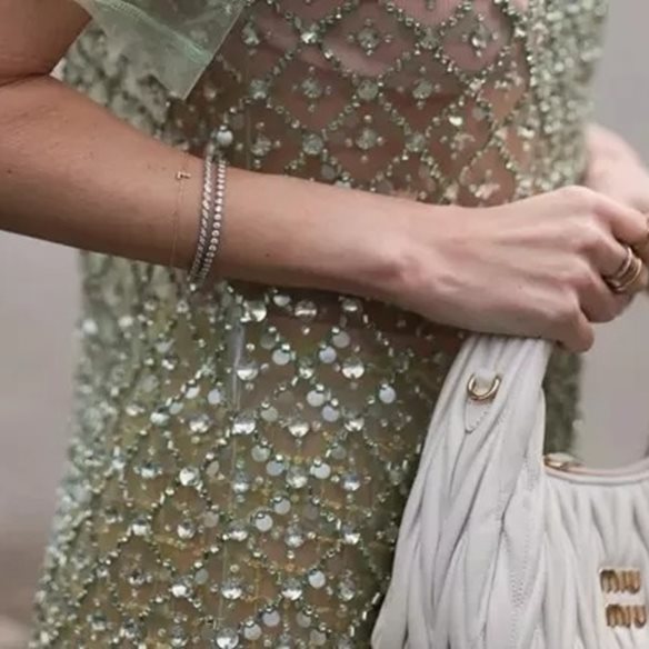 Μέτριο μήκος νυχιών: Αυτό είναι το πιο εντυπωσιακό και chic μανικιούρ