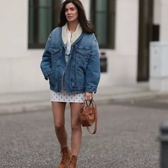 Το διαχρονικό denim jacket είναι σε έκπτωση στην Marks & Spencer: Το απόλυτο must-have της άνοιξης