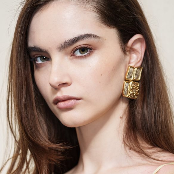 Toffee Makeup: Η τάση στο μακιγιάζ που θα βλέπουμε παντού τους επόμενους μήνες