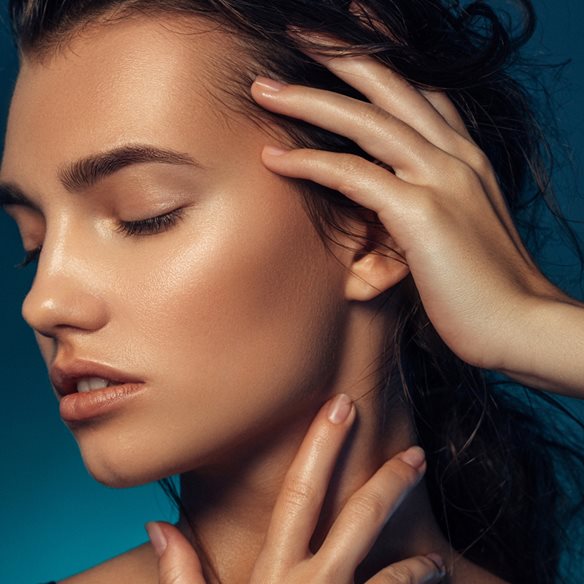 Αυτή η βραδινή συνήθεια προκαλεί μαύρους κύκλους και πρήξιμο στα μάτια