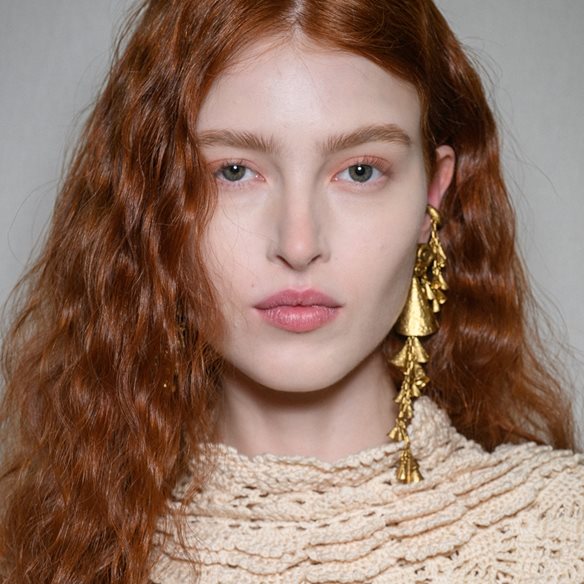 What's New: Αυτά είναι τα προϊόντα που θα σε κάνουν να λάμψεις τα Χριστούγεννα