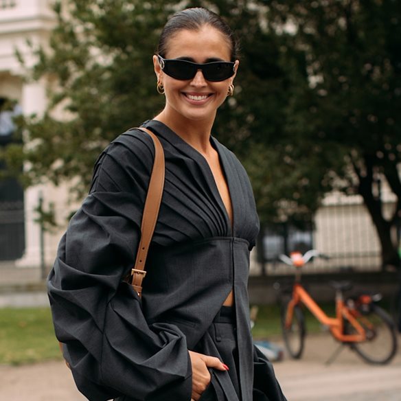 Ωδή στο Oud: 11 ζωηρά και κεχριμπαρένια αρώματα με το πιο viral συστατικό