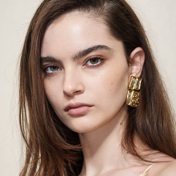 Εκτoΐνες: 2 skincare προϊόντα που πρέπει να δοκιμάσεις με το απόλυτο συστατικό αντιγήρανσης