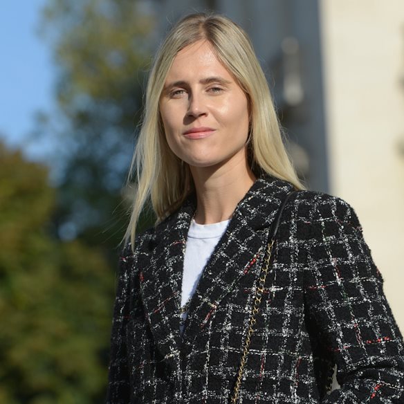 Tweed jacket: Ανακαλύψαμε 5 chic οικονομικά κομμάτια που θα ερωτευθείς με την πρώτη ματιά