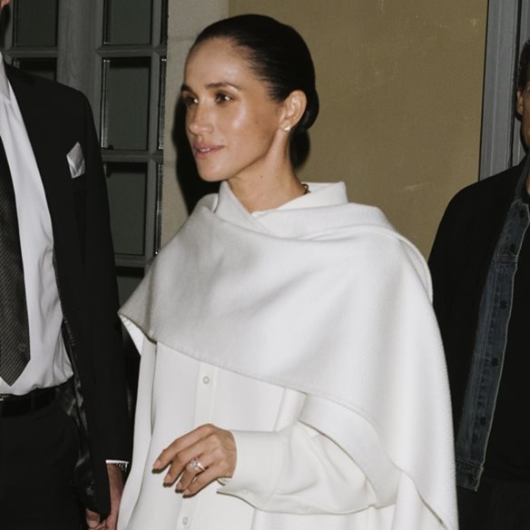 Meghan Markle: Αντίγραψε το parisian look της με αυτή την κομψή κάπα από ZARA