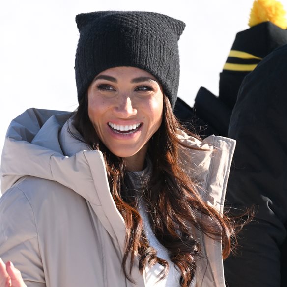 Η Meghan Markle με την οικονομική τσάντα ταξιδιού που έχεις κι εσύ στην ντουλάπα σου