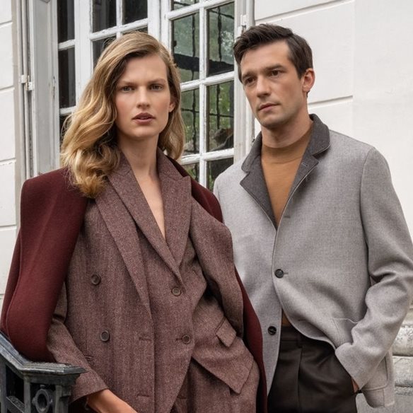 Σε αυτή τη συλλογή ανακαλύψαμε τα κομμάτια που αποπνέουν παριζιάνικη αύρα μέσα από μία σύγχρονη ματιά