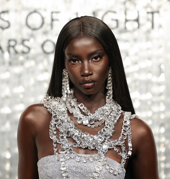 Anok Yai: Όσα πρέπει να γνωρίζεις για το μοντέλο της χρονιάς