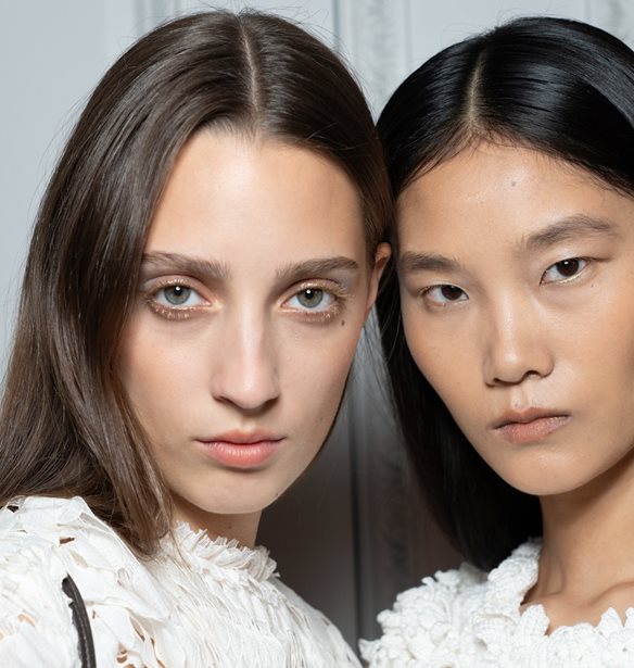 2 ψαγμένα beauty tools που θα ανανεώσουν εγγυημένα την επιδερμίδα σου