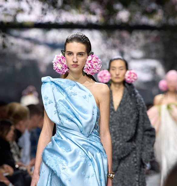 Dior Haute Couture SS26: Ένα μπουκέτο φρεσκάδας από τον Jonathan Anderson