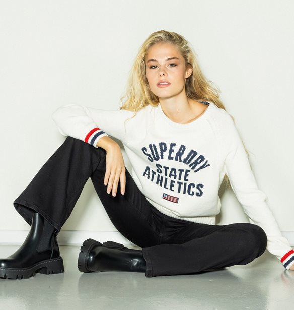 Αυτή η συλλογή συνδυάζει το streetwear πνεύμα με την τεχνική αρτιότητα και τη σύγχρονη αισθητική