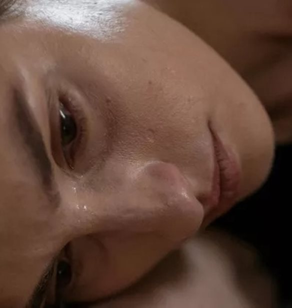 "Καμπανάκι" για τις γυναίκες: Το διατροφικό guilty pleasure που συνδέεται με αυξημένα συμπτώματα κατάθλιψης