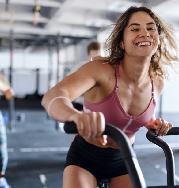 Mέθοδος 4-2-1: Η viral προπόνηση στο TikTok που υπόσχεται να κάψει λίπος σε λιγότερο χρόνο