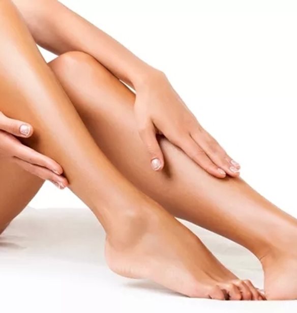Strawberry Skin: Tι είναι το δέρμα φράουλα και πώς θα το αντιμετωπίσεις