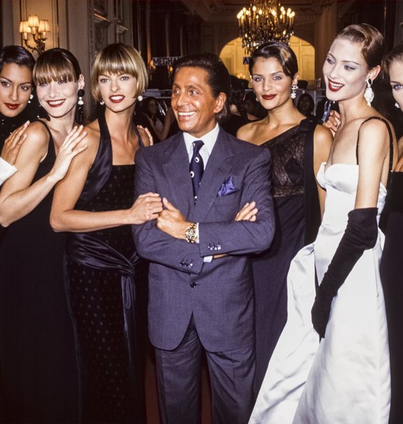 Valentino Garavani: Οι εμφανίσεις των διασήμων με την υπογραφή του "τελευταίου αυτοκράτορα" που έμειναν στην ιστορία