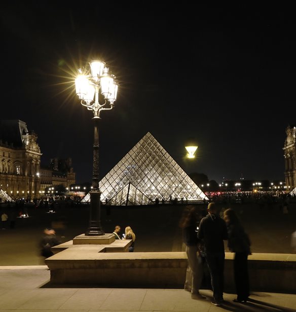 Louvre Couture: Το Λούβρο θα διοργανώσει το δικό του Met Gala;